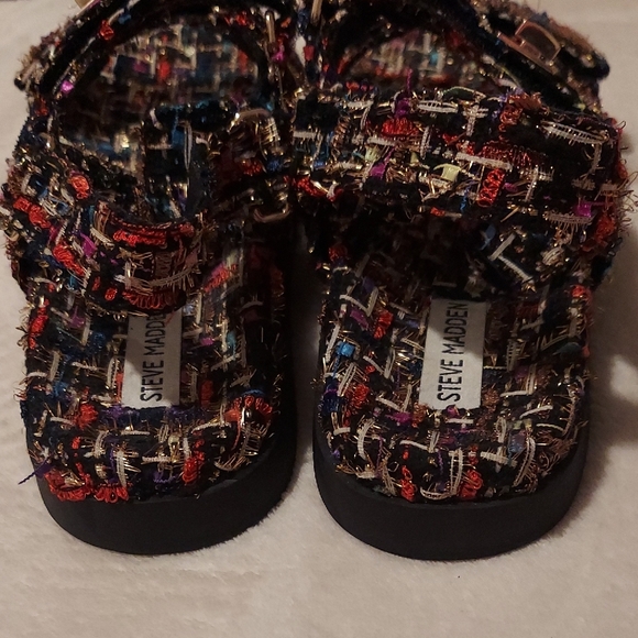 Steve Madden Gold and Black Sandals with Cage Straps - Picture 4 of 5